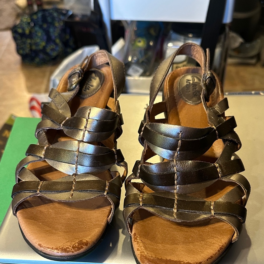 Clarks Women's Dark Bronze/silver leather Strappy Sandals